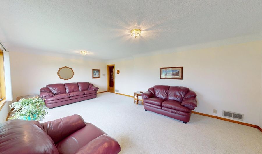 17743 750th Ave, Albert Lea, MN 56007 - 3 Beds, 2 Bath