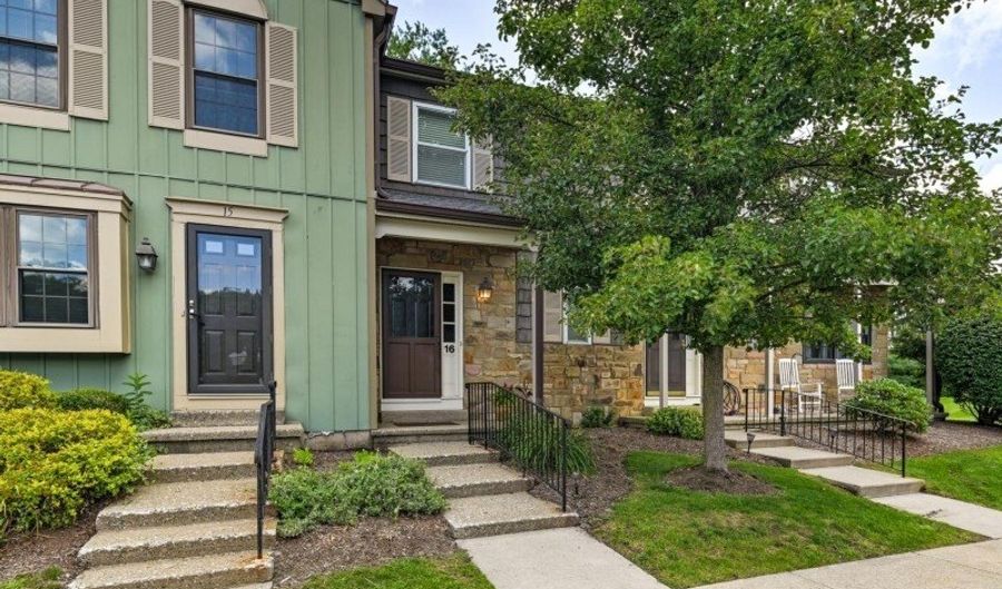 16 Great Horned Owl Ct, Allamuchy Twp., NJ 07840 - 2 Beds, 2 Bath