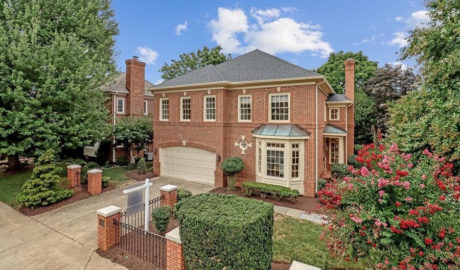 4831 26TH St N, Arlington, VA 22207 - 4 Beds, 4 Bath
