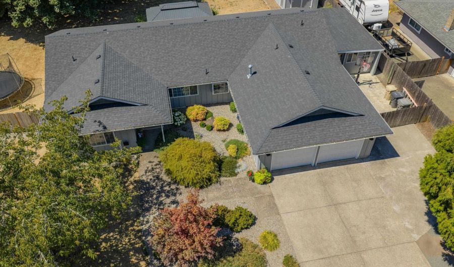 1610 NW Springhill Dr, Albany, OR 97321 - 3 Beds, 2 Bath