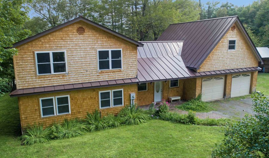 255 US Route 3, Columbia, NH 03590 - 5 Beds, 2 Bath