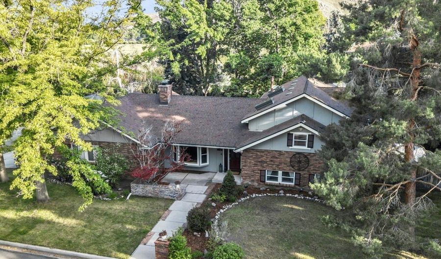 2011 Maison Way, Carson City, NV 89703 - 3 Beds, 3 Bath