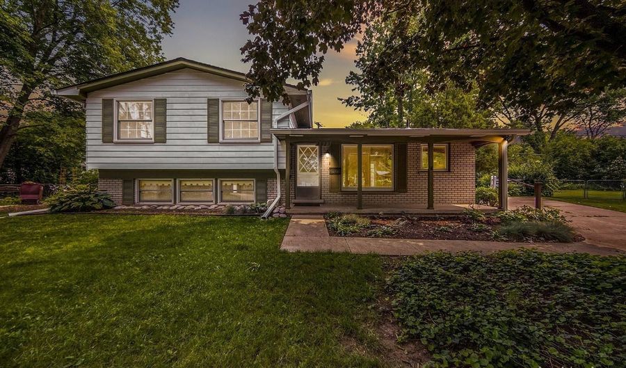 2923 Burlington Ct, Ann Arbor, MI 48105 - 3 Beds, 2 Bath