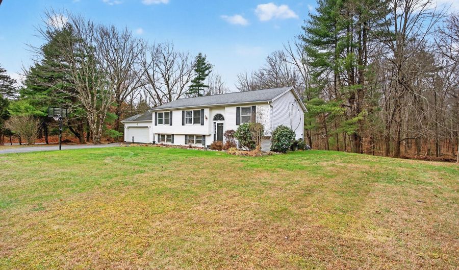 3 Rock Mountain Ests, Accord, NY 12404 - 4 Beds, 2 Bath