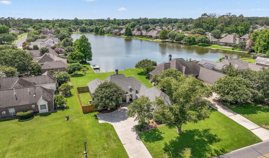 9832 S Vignes Lake Ave, Baton Rouge, LA 70817 - 3 Beds, 2 Bath