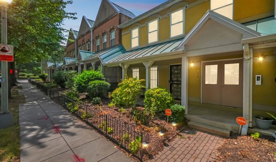3709 GRANT Pl NE B, Washington, DC 20019 - 2 Beds, 1 Bath