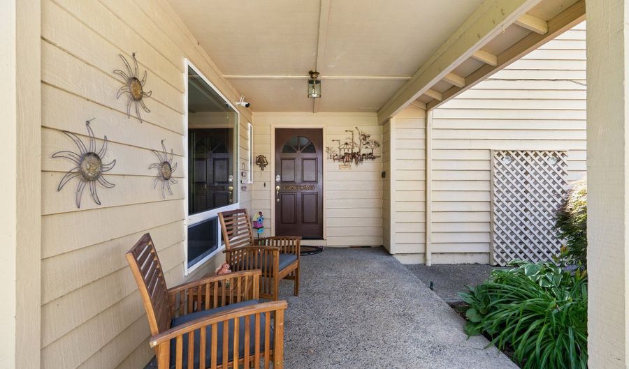 2935 CEDARWOOD Ct, Albany, OR 97322 - 3 Beds, 3 Bath