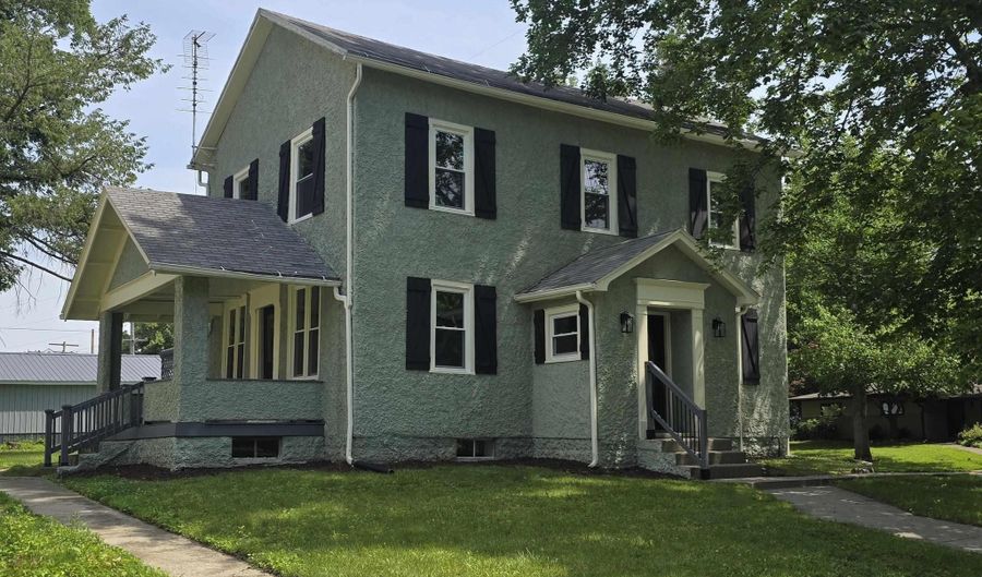 216 Carlin St, Auburn, IN 46706 - 3 Beds, 2 Bath