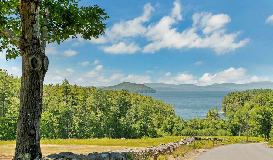 57 Roberts Cove Rd, Alton, NH 03809 - 6 Beds, 3 Bath
