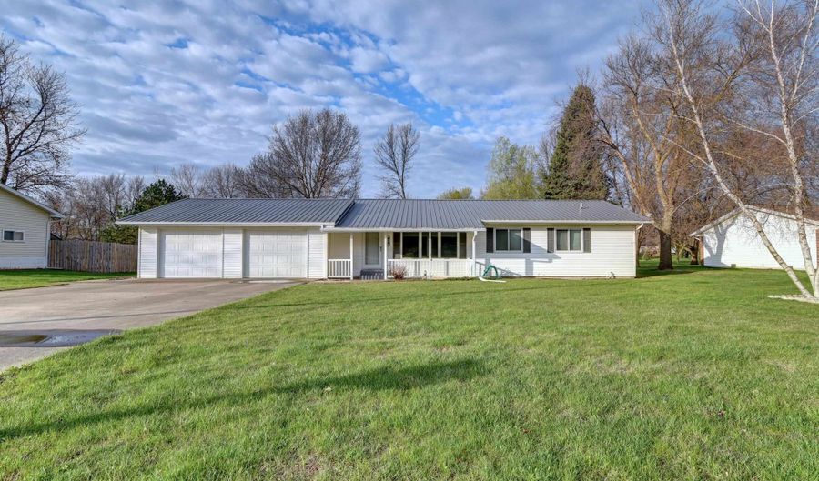 815 C Ave, Armstrong, IA 50514 - 3 Beds, 1 Bath