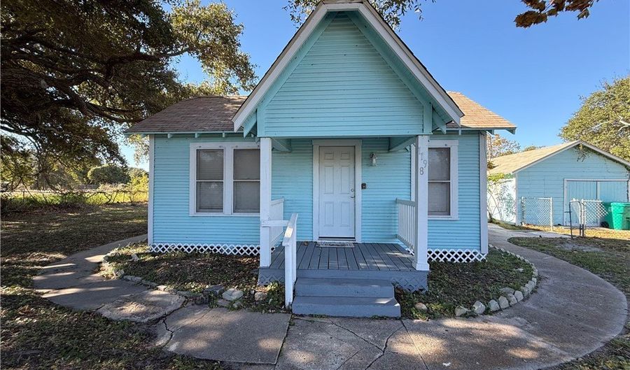 1198 S McCampbell St, Aransas Pass, TX 78336 - 3 Beds, 1 Bath