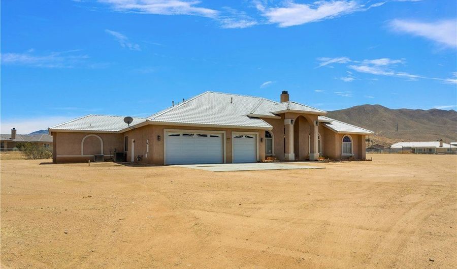 21777 Poppy Rd, Apple Valley, CA 92308 - 3 Beds, 3 Bath