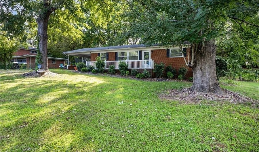 2109 Lamar Dr, Asheboro, NC 27203 - 3 Beds, 1 Bath
