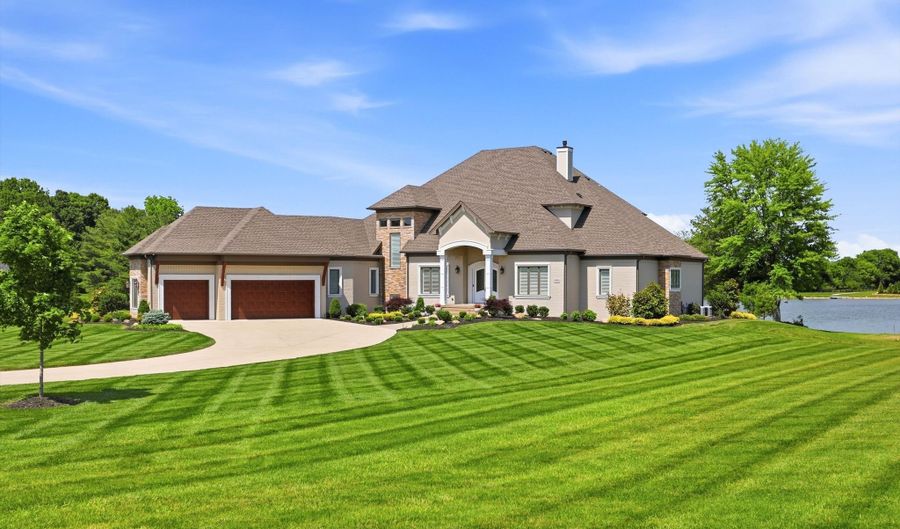 4025 Lochview Ct, Bargersville, IN 46106 - 5 Beds, 6 Bath