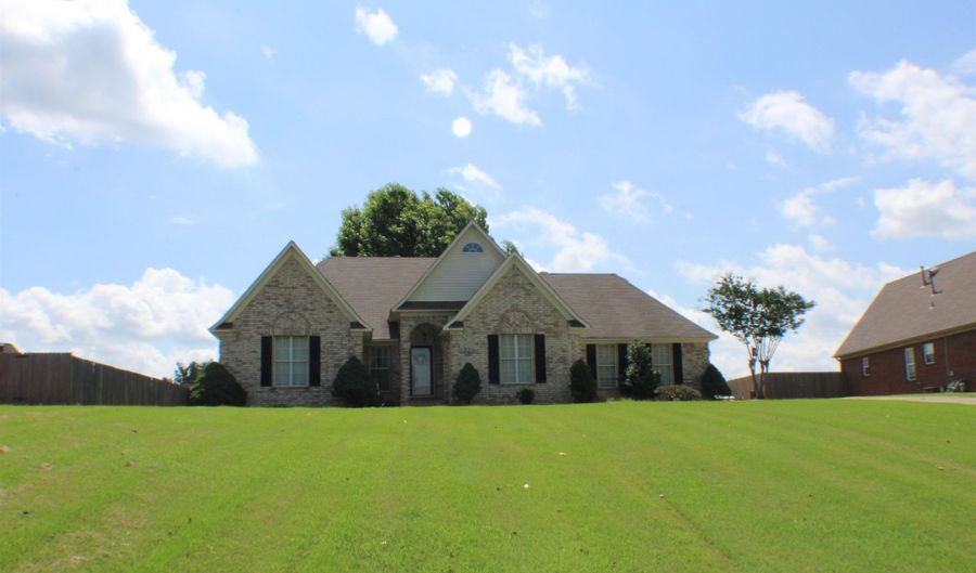 137 BEVERLY Dr, Atoka, TN 38004 - 3 Beds, 3 Bath