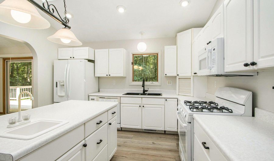 3537 Lake Ridge Ln, Allegan, MI 49010 - 3 Beds, 4 Bath