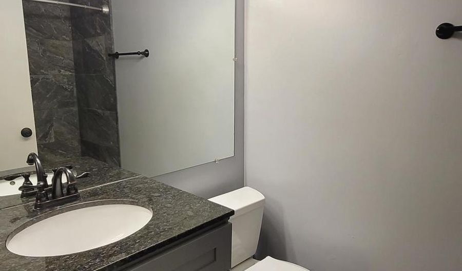 10 SILVERWOOD Cir 10, Annapolis, MD 21403 - 2 Beds, 2 Bath