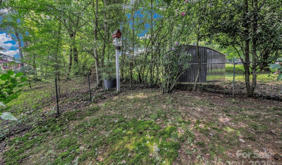 59 Skyview Ter, Asheville, NC 28806 - 2 Beds, 2 Bath