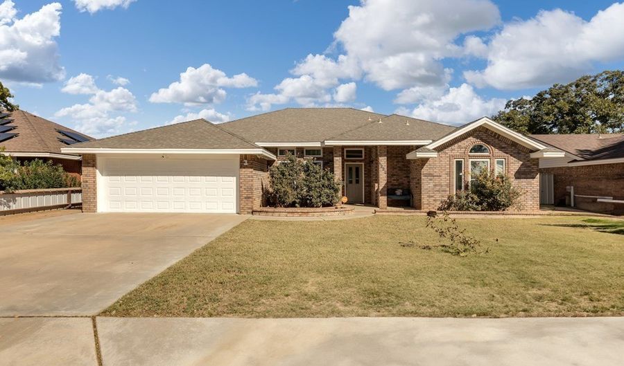 1222 Alpine St, Andrews, TX 79714 - 4 Beds, 3 Bath