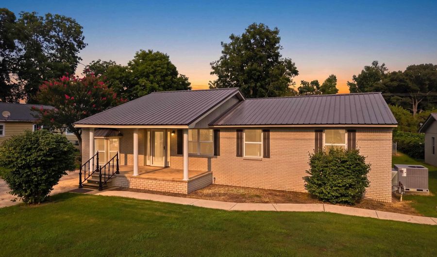 116 Saratoga St, Albertville, AL 35950 - 3 Beds, 2 Bath