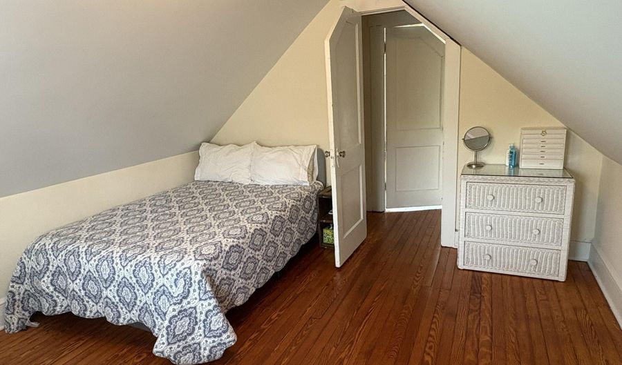 203 5th Ave, Avon By The Sea, NJ 07717 - 2 Beds, 1 Bath