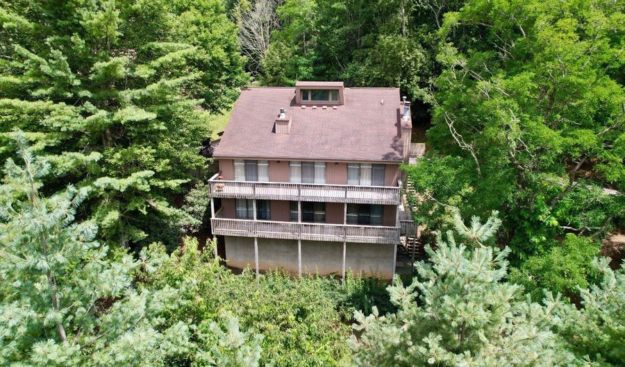 625 Old Turnpike Rd E, Banner Elk, NC 28604 - 7 Beds, 5 Bath