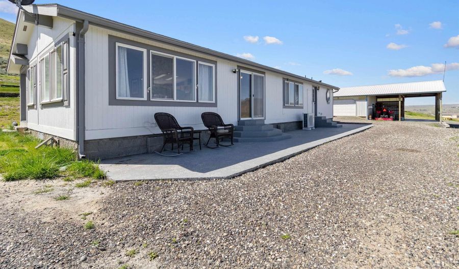 67425 N Lob Ln, Benton City, WA 99320 - 3 Beds, 2 Bath