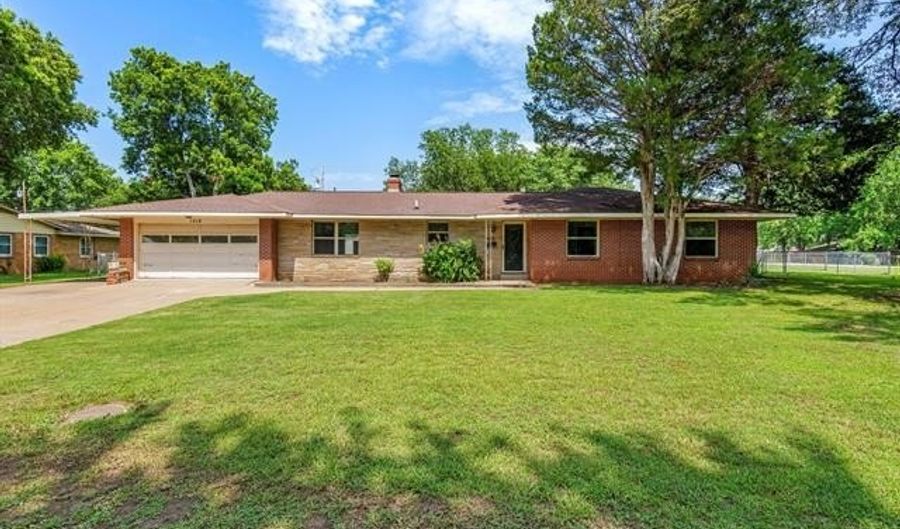 1518 Arbor Dr, Bartlesville, OK 74006 - 3 Beds, 2 Bath