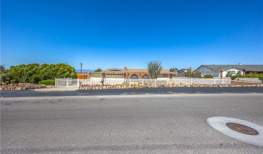 16048 Wintun Rd, Apple Valley, CA 92307 - 3 Beds, 2 Bath