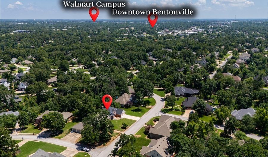 47 Stonehenge Dr, Bentonville, AR 72712 - 4 Beds, 3 Bath