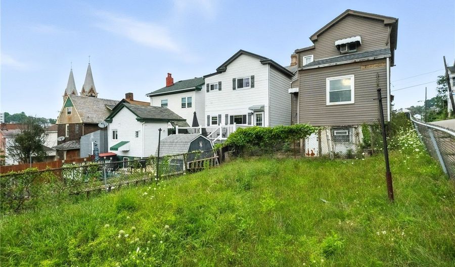 324 Allen St, Allentown, PA 15210 - 3 Beds, 1 Bath
