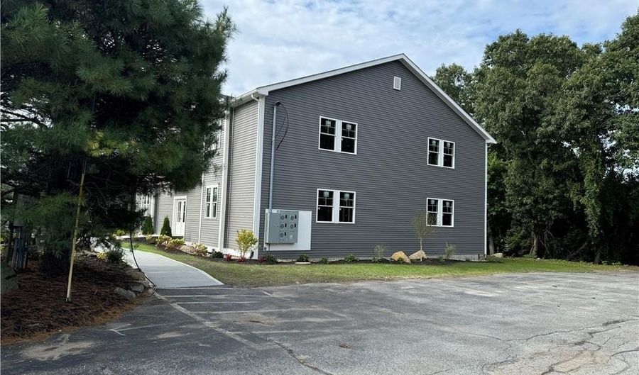 33 College Hill Rd Blg 15, Warwick, RI 02886 - 0 Beds, 0 Bath