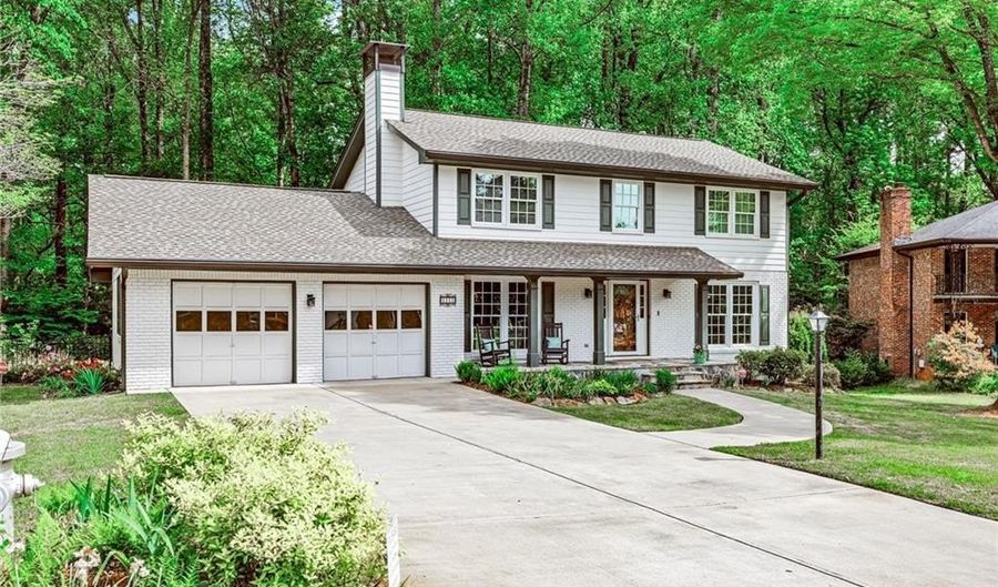 1111 Banbury Cross, Avondale Estates, GA 30002 - 4 Beds, 3 Bath