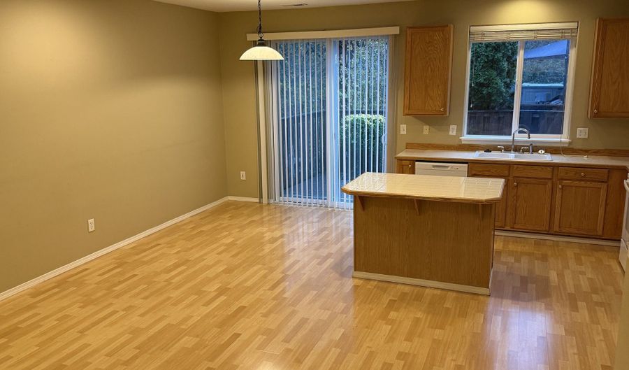 778 SW 198TH Pl, Beaverton, OR 97003 - 3 Beds, 2 Bath