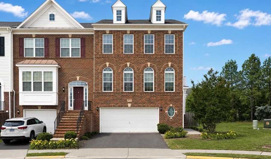 25099 PRAIRIE FIRE Sq, Aldie, VA 20105 - 3 Beds, 4 Bath