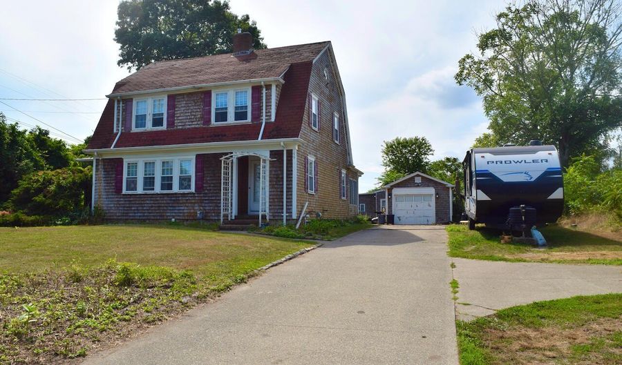 99 S Main St, Acushnet, MA 02743 - 3 Beds, 2 Bath