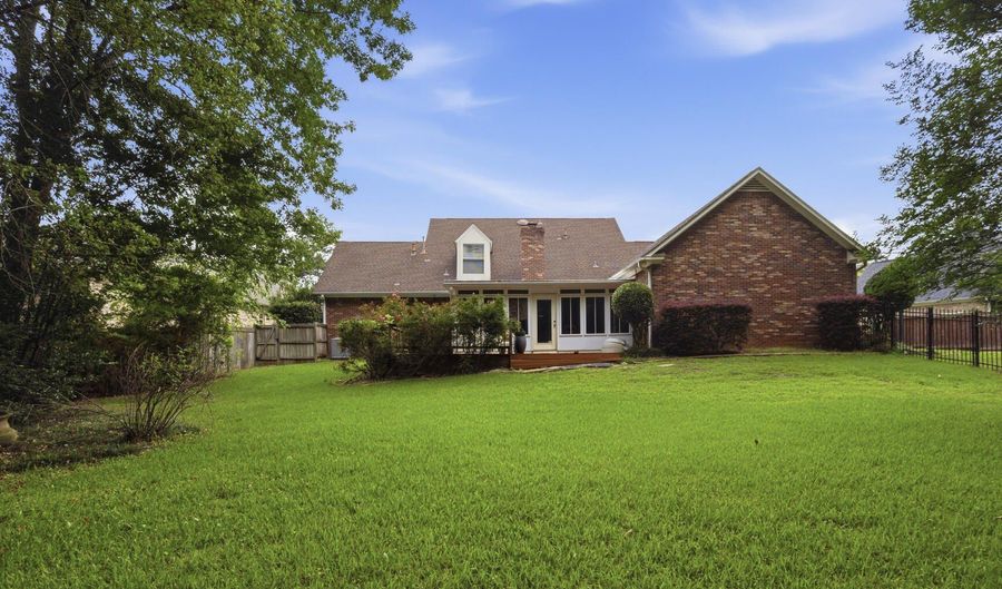 443 Woodlands Cir, Brandon, MS 39047 - 4 Beds, 4 Bath