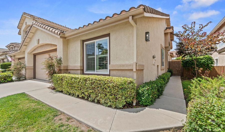 5277 San Francesca Dr, Camarillo, CA 93012 - 3 Beds, 2 Bath