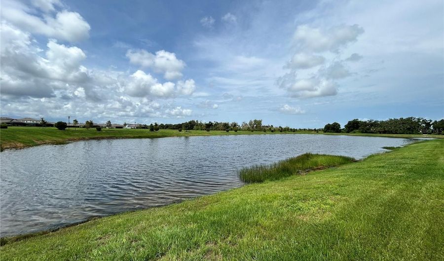 6085 HIDDEN BRANCH Dr, Apollo Beach, FL 33572 - 4 Beds, 3 Bath