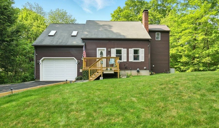 171 White Fox Rd, Agawam, MA 01030 - 3 Beds, 2 Bath