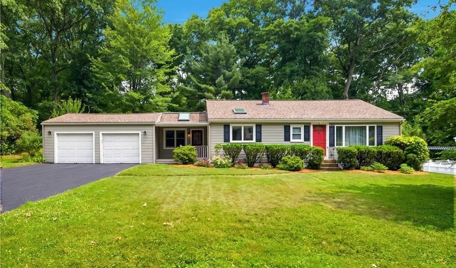 23 Alton Ave, Cumberland, RI 02864 - 3 Beds, 1 Bath