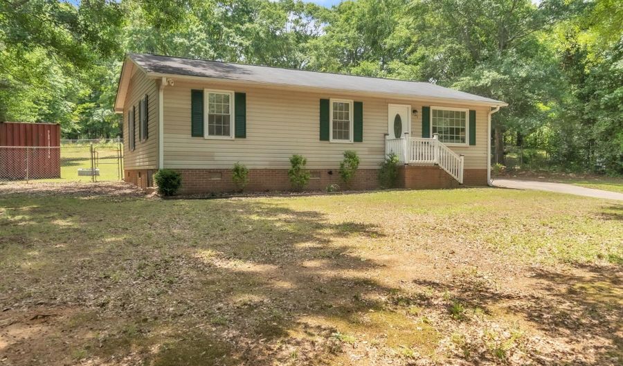 107 A Brookforest Dr, Belton, SC 29627 - 3 Beds, 2 Bath