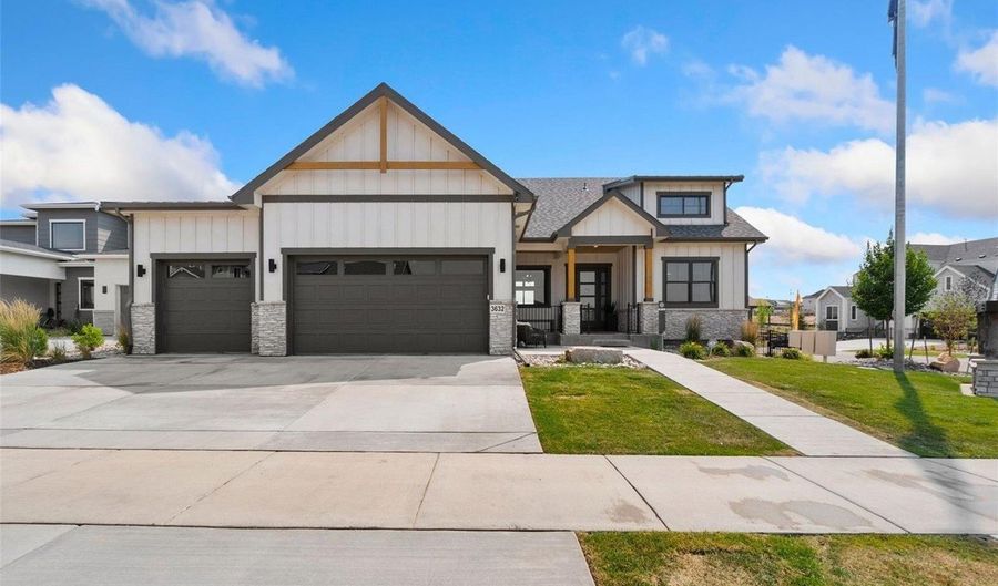 3632 N Buchanan Ct, Aurora, CO 80019 - 5 Beds, 4 Bath