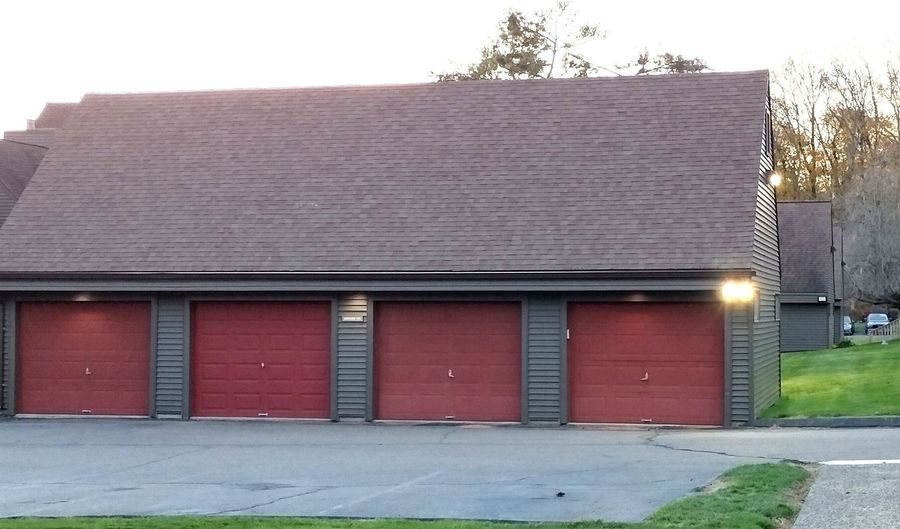 69 Montoya Dr 69, Branford, CT 06405 - 2 Beds, 1 Bath