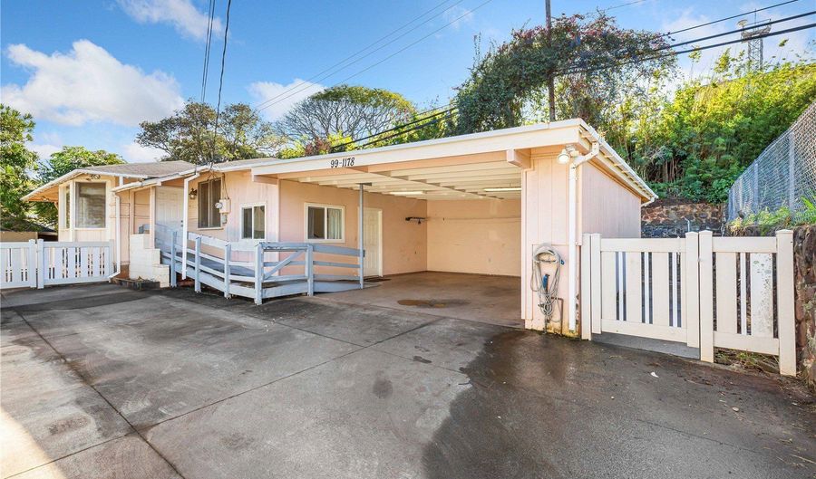 99-1178 Halawa Hts Rd, Aiea, HI 96701 - 3 Beds, 2 Bath
