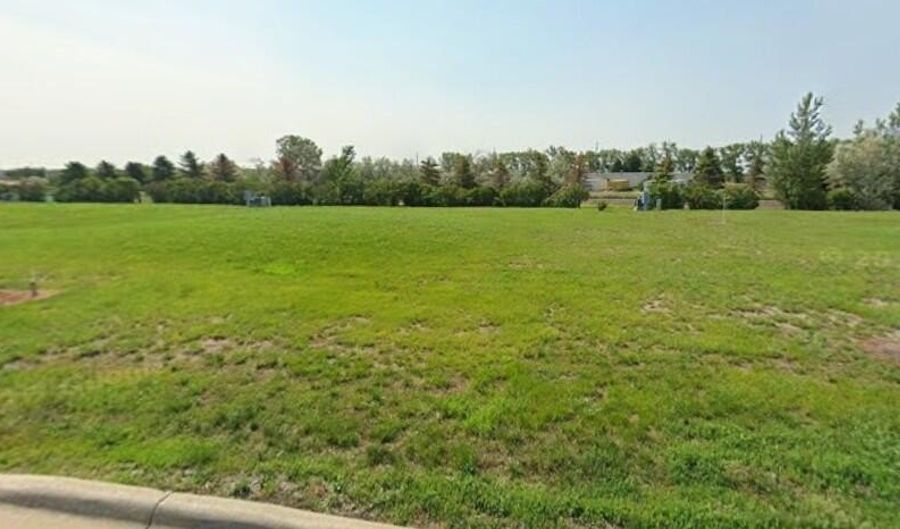 2722 Oakwood Ln, Aberdeen, SD 57401 - 0 Beds, 0 Bath
