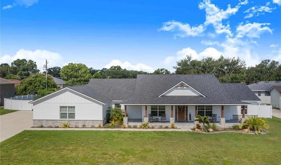 2812 MURCOTT St, Auburndale, FL 33823 - 6 Beds, 3 Bath