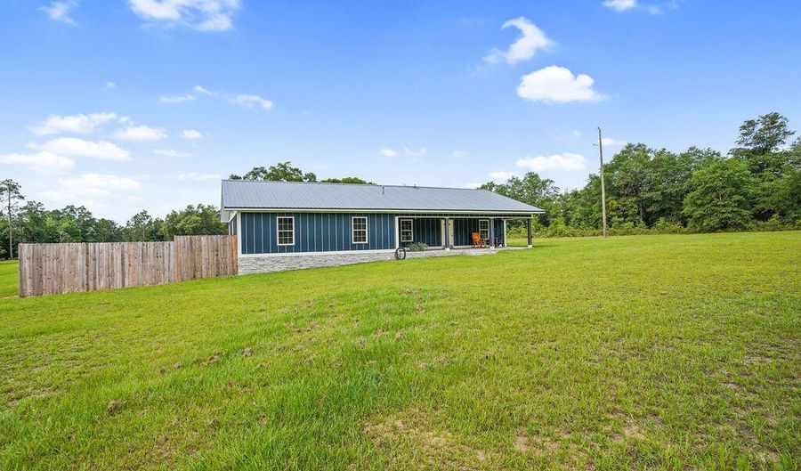 2089 Pike Pond Rd, Alford, FL 32420 - 4 Beds, 3 Bath