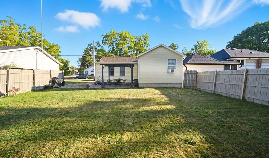106 Lemmon St, Attica, OH 44807 - 2 Beds, 1 Bath