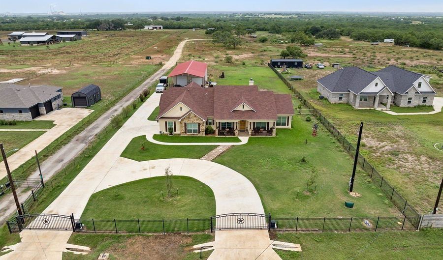 9691 Crow Ln, Adkins, TX 78101 - 4 Beds, 3 Bath